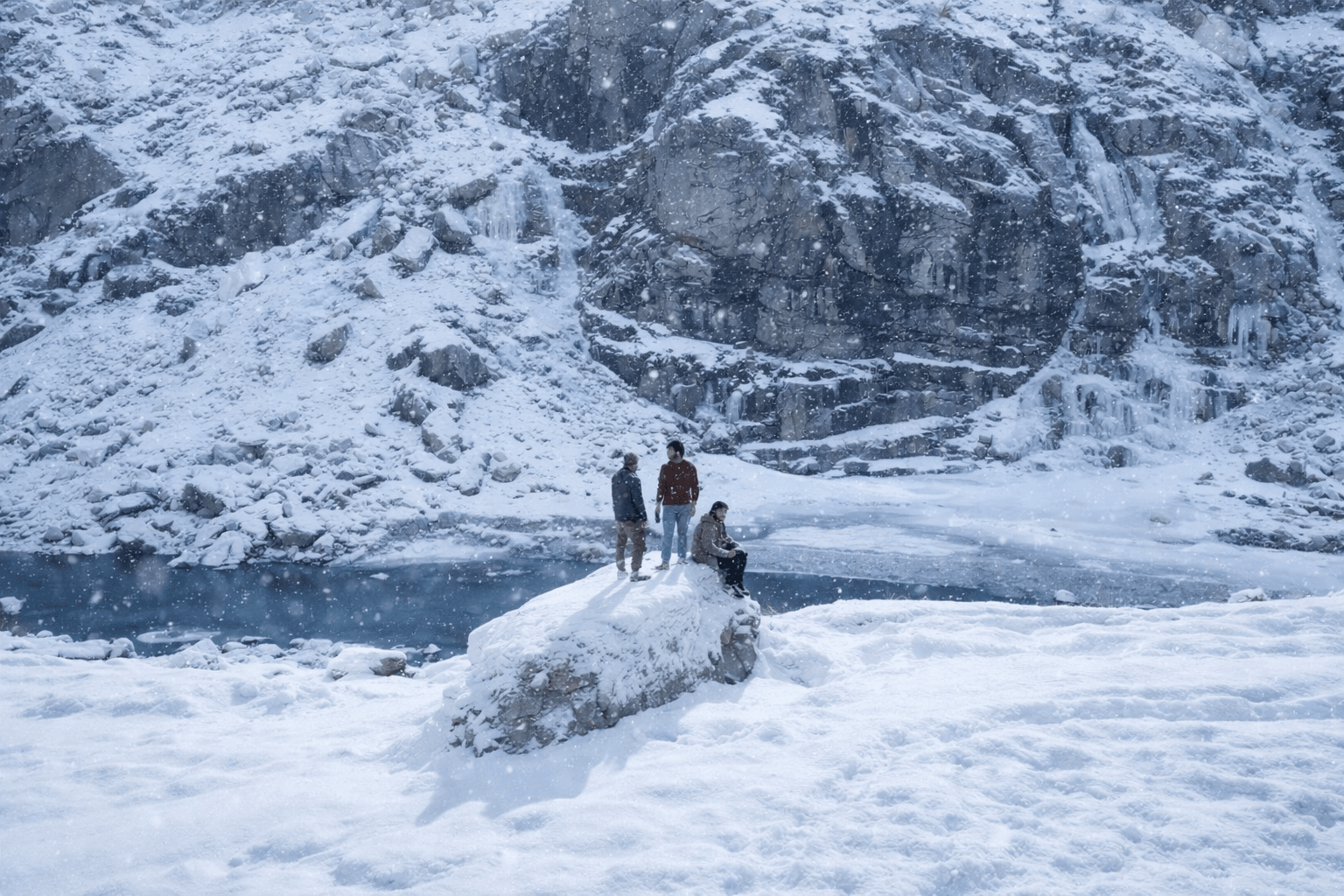 Corporate Retreat in Manali: Wilderness Lunch Experience at The Water Willow by Vanavya